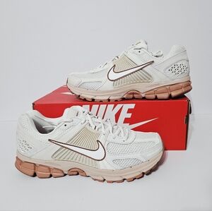 Nike Wmn Zoom Vomero 5 Phantom